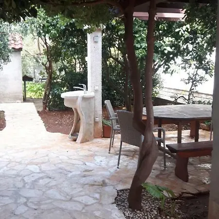 Apartment Apartman Rhytym On The Beach Poljana (Ugljan)